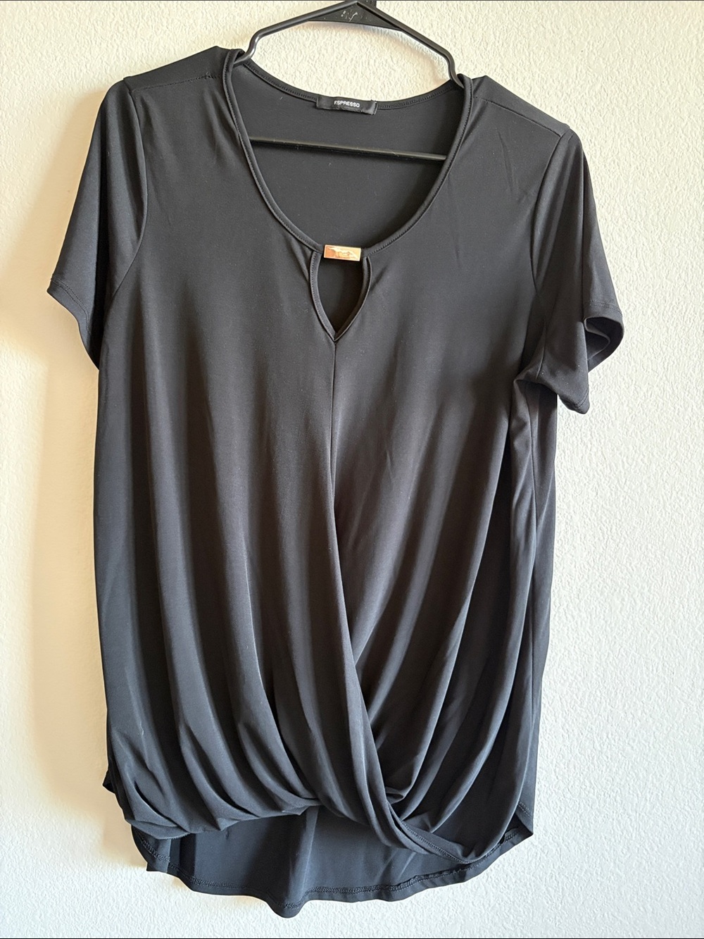 Espresso Short-Sleeve Twist Hem Top Blouse Black Keyhole Accent Hi-Low Size L?